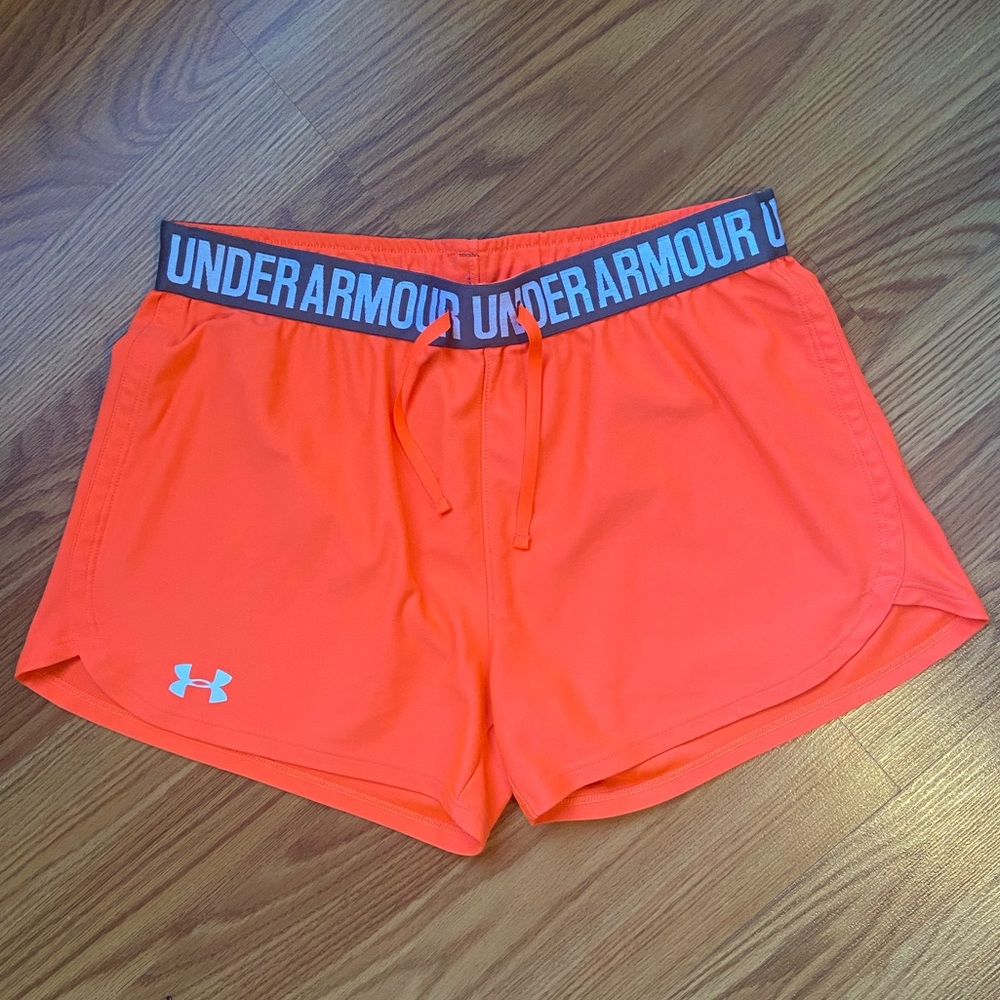 UNDER ARMOUR Shorts